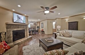 Smart TV, fireplace, books - Rural Beauty with Urban Convenience (Hot Springs)