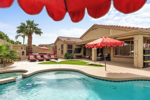 Outdoor pool, a heated pool