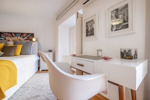 1 bedroom, in-room safe, desk, iron/ironing board
