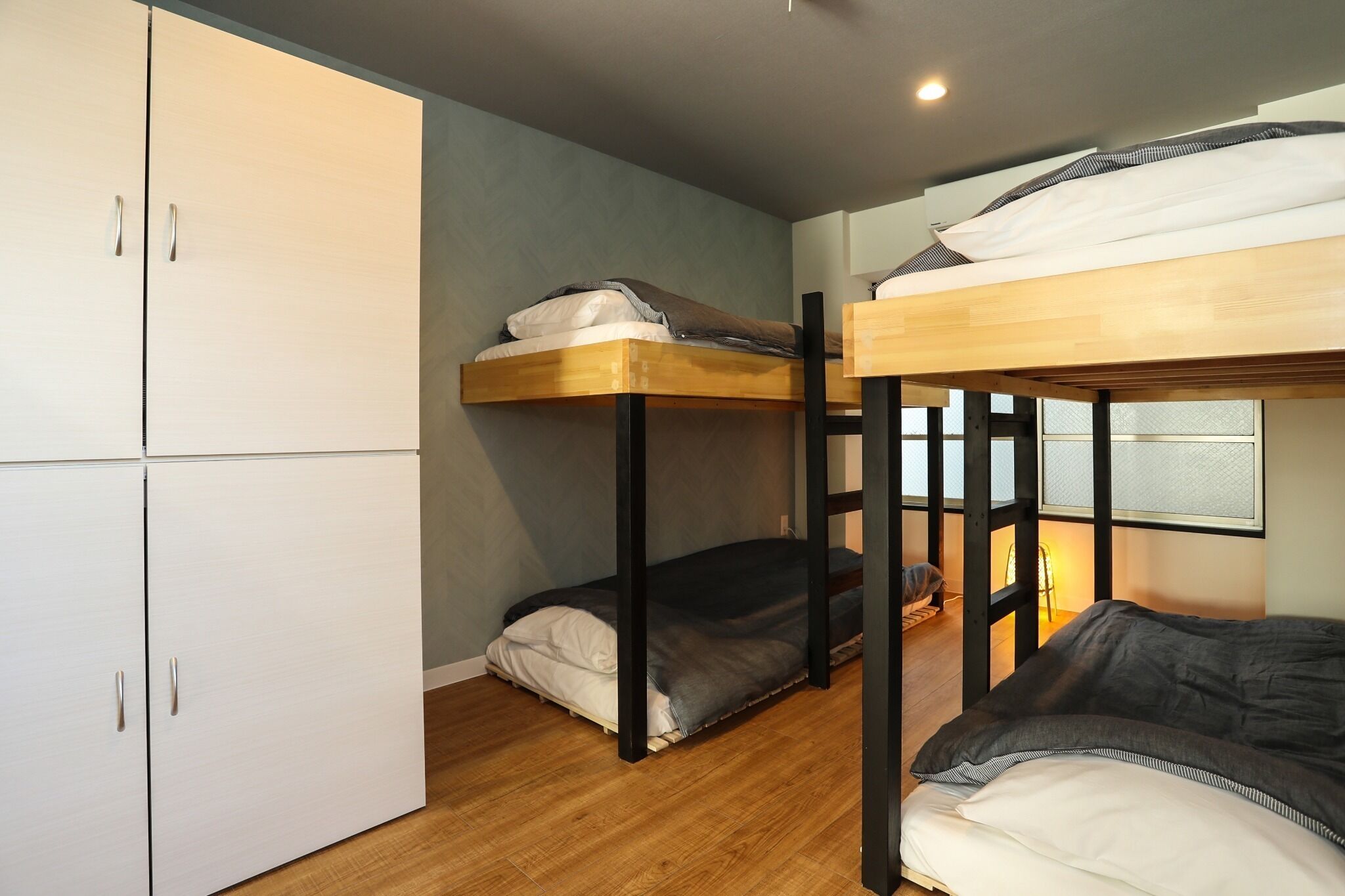1 dormitorio, escritorio, wifi gratis y ropa de cama