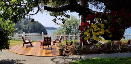 Terrace/patio. Farm Inn - RV Farm Stay with Ocean Views