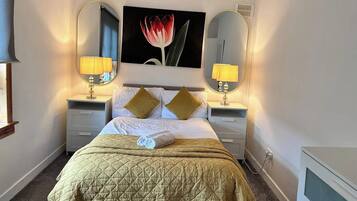 1 kamar tidur, setrika/meja setrika, Wi-Fi gratis, dan seprai linen
