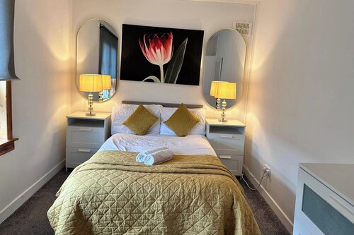 Central 1-bed Apt Sleeps4 5 Mins to Station