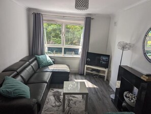 Apartment | Living room | TV, fireplace - Ann St Short-term Stay, Greenock, United Kingdom (Greenock)