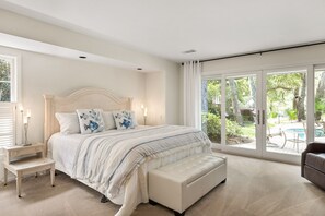 4 habitaciones, tabla de planchar con plancha y cuna de viaje