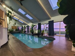 Innenpool, beheizter Pool