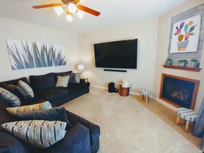 Smart-TV, Kamin, DVD-Player