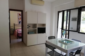 Dining - Residence Lido I Palmizi, just 4 minutes walk from the bech (Lido di Capoliveri)
