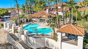 Piscina externa, piscina aquecida