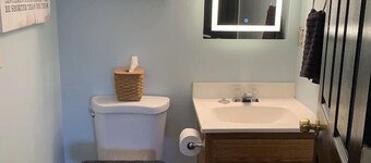 Newly Remodeled 1-BR Close to Everything yet Very Private