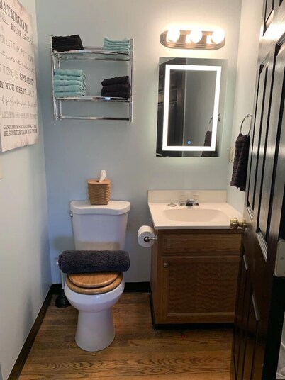 Newly Remodeled 1-BR Close to Everything yet Very Private