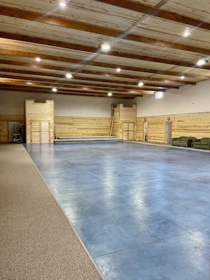 Interior - Huge Lodge in Lava Hot Springs, Idaho 10 bedrooms sleeps 40+ (Lava Hot Springs)