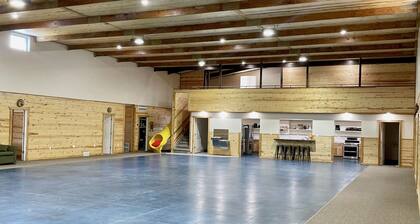 Huge Lodge in Lava Hot Springs, Idaho 10 bedrooms sleeps 40+