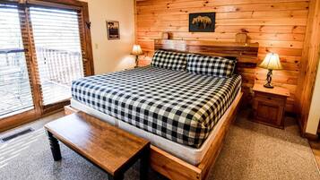 3 bedrooms, desk, iron/ironing board, travel crib