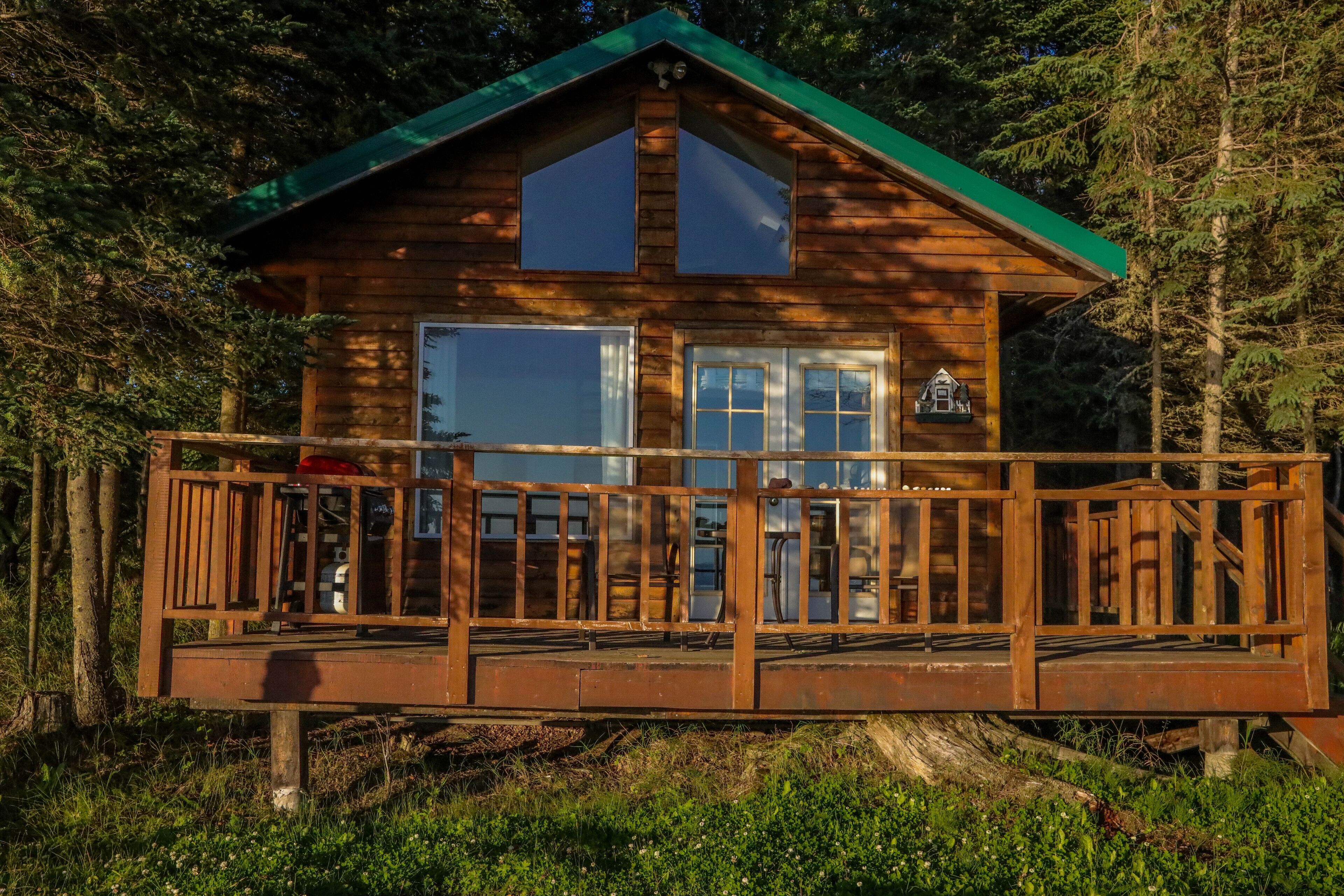 Cozy Waterfront Cabin, Central Kenai - Alaskan Sunset Cabins: 'Chisik'