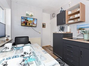 Unclassified image, 3 of 21, button