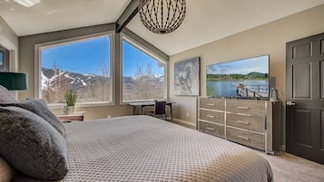 4 soverom, strykejern/-brett, wi-fi og sengetøy