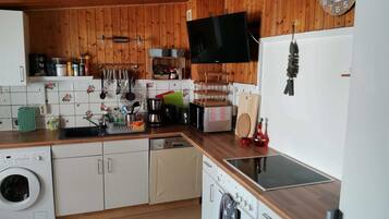 Kühlschrank, Mikrowelle, Ofen, Geschirrspüler