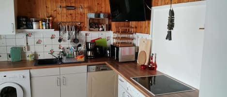 Réfrigérateur, micro-ondes, four, lave-vaisselle