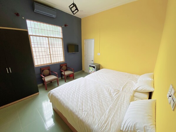 Superior Triple Room | Desk, free WiFi