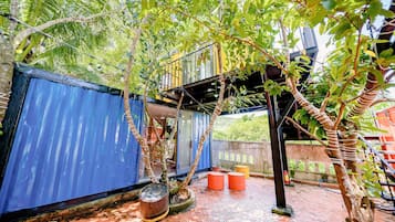 Children’s play area – outdoor