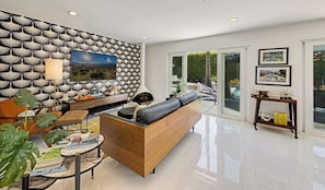 Lobby - Poolside Palms: Great Pool, Bocce Ball, Firepit (palm springs)
