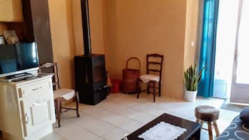 Smart TV y chimenea