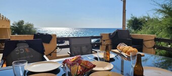 Cap Corse : Grande maison au bord de mer (PMR)