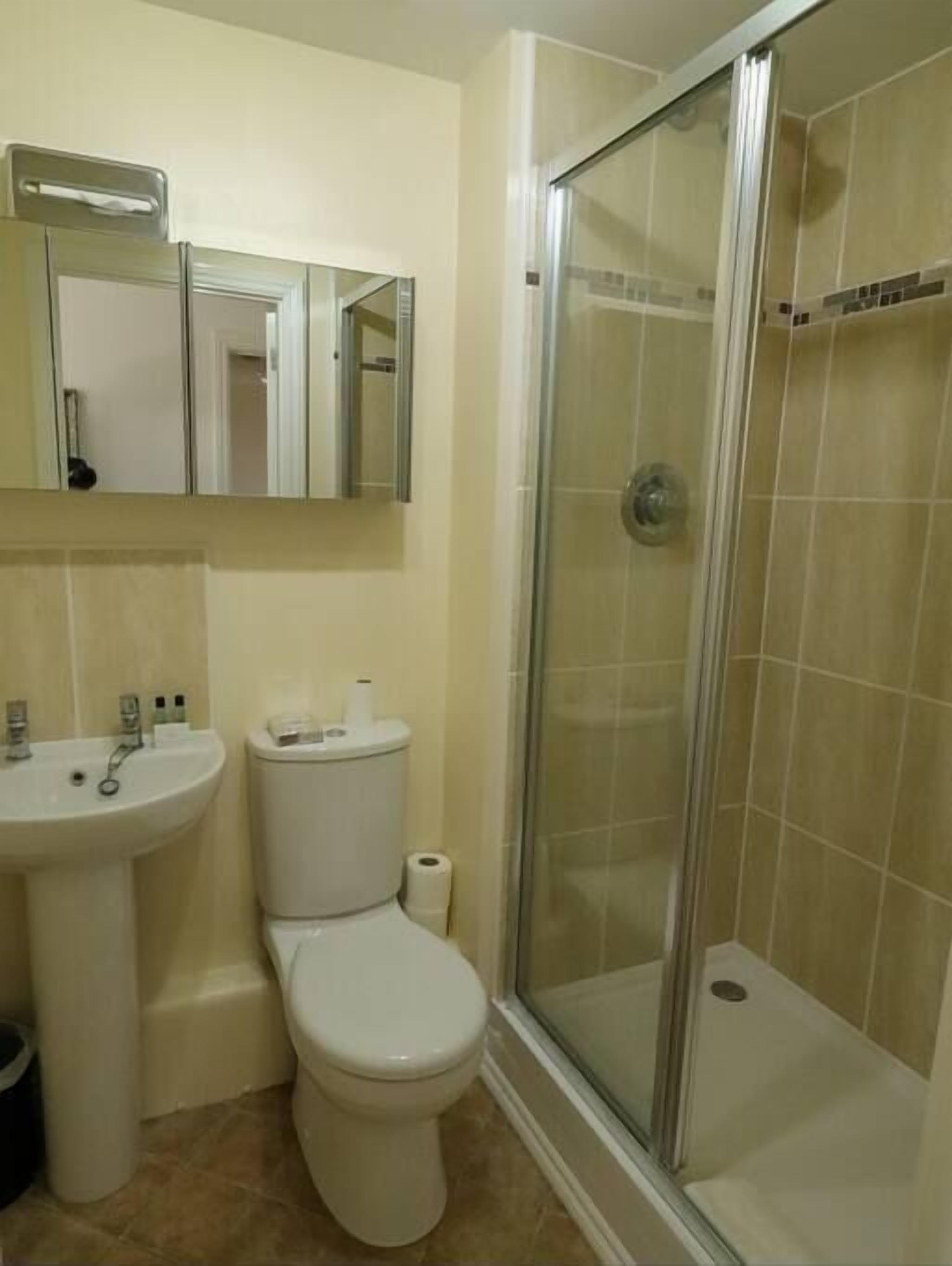 Shower, free toiletries, hair dryer
