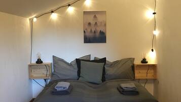 3 bedrooms, bed sheets