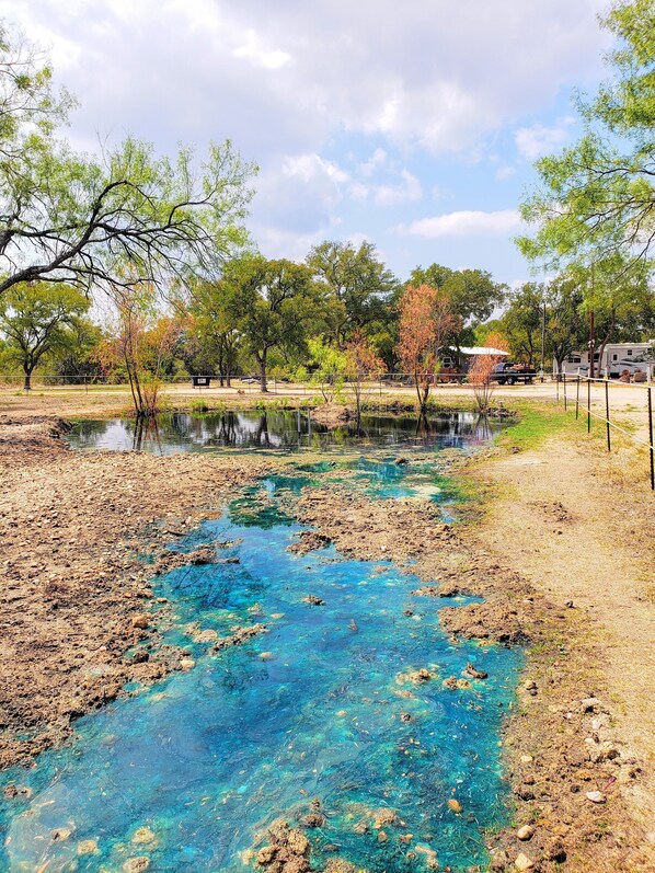 Wolf Creek Lodge in Beautiful Marble Falls Texas Deals & Reviews
