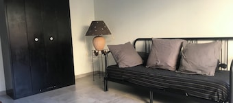 Apartment 200 m from the village