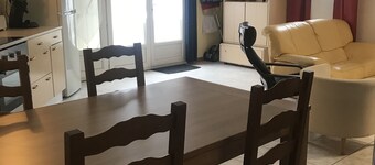 Apartment 200 m from the village