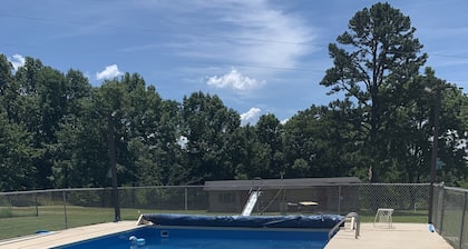 Remote Get Away! - Renovated 3 Bedroom Cabin on Bull Shoals Lake.