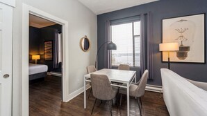 Superior Apartment, Kitchen, Sea View (Self Check-in with Virtual Front Desk) | In-room dining - Kasa The Oxford Seattle (Seattle)