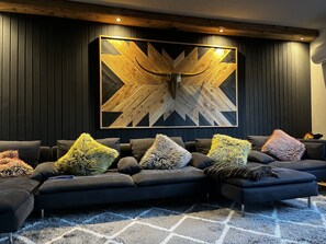 Interior - Doug's funky ski/summer apmt w Poker, Bouldering etc (Fulpmes)