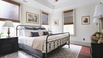 5 bedrooms, iron/ironing board, travel crib, free WiFi