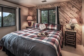 4 bedrooms, iron/ironing board, travel crib, free WiFi -  "Mountain Escape," Our cozy mountain home, Quiet Neighborhood (Alto)