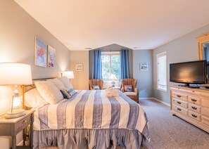 5 bedrooms, iron/ironing board, free WiFi, bed sheets - 11 Sea Oak - 2nd Row, Steps to the Sand, South Forest Beach (Hilton Head Island)