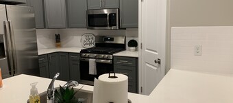 Entire family friendly townhome 4 miles from downtown Cedar City. Close to I-15.