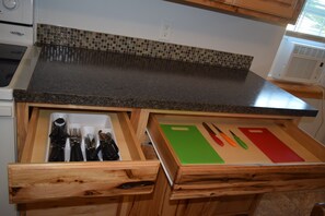 Fridge, microwave, oven, stovetop - Cattaraugus, Your home away from home (Cattaraugus)