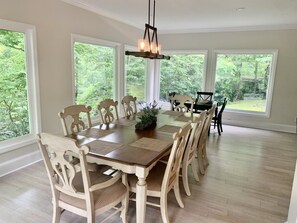 Dining - NEW LISTING!  Secluded with Gorgeous Views - 4 miles from Beech Mtn Ski Resort (Beech Mountain)