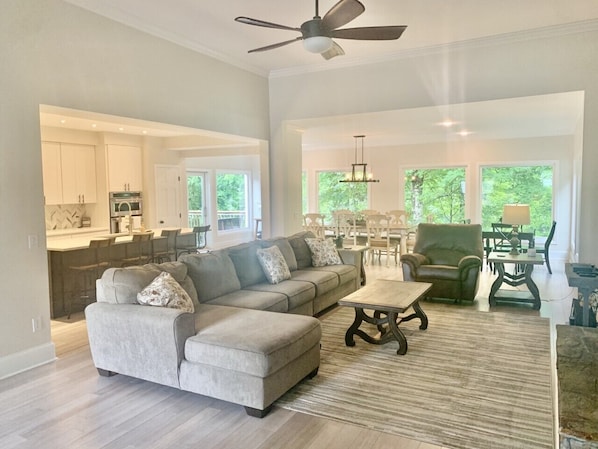 Smart TV, fireplace, DVD player, books