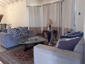 TV - This 2-bedroom, 2-bathroom has everything you need for a relaxing vacation.  (Ocho Rios)