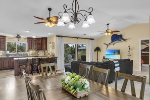 TV - Golfside Tropical Retreat With Pool (Marathon)