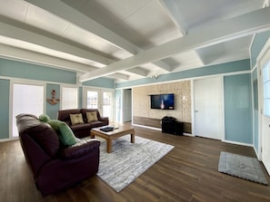Smart TV, DVD player, books