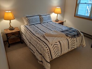 3 bedrooms, desk, iron/ironing board, free WiFi