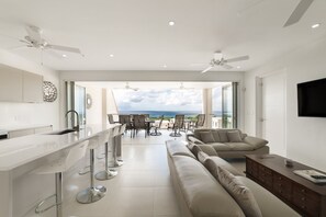 TV - 25 Pineapple Drive.  (Saint James)