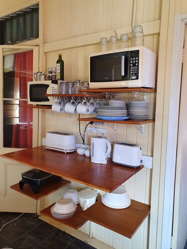 Golden Mount Rest, 9 guest's max, 1 Double, 7 Singles 