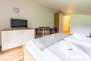 1 chambre, bureau, Wi-Fi, draps fournis